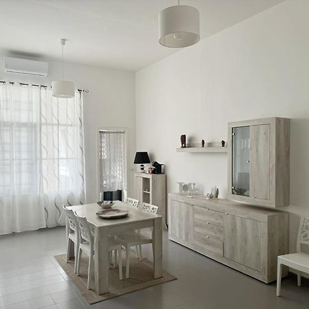 Dimora Male Apartment Сан Пиетро Вернотико Екстериор снимка
